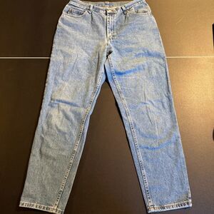 Vtg CHIC High Waisted Mom Jeans Women’s 32x30 Average Light Wash Denim 90s Retro